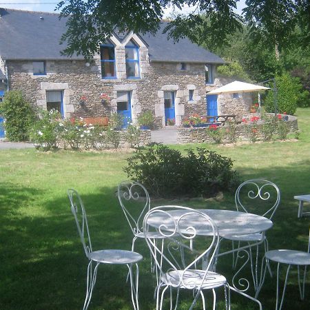 La Touche D'En Bas Hotell Plouguenast Exteriör bild